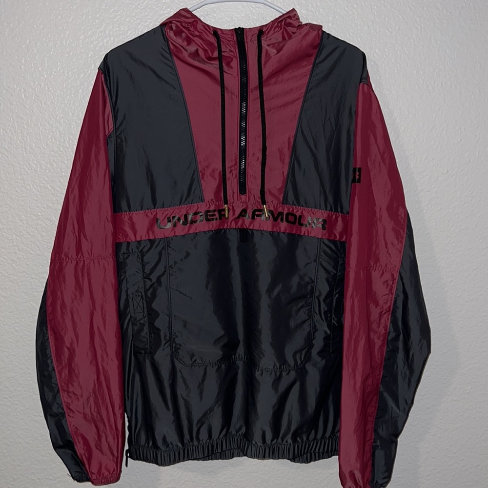 Under Armour Size medium windbreaker